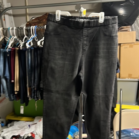 Jeans - Picture 2 of 3